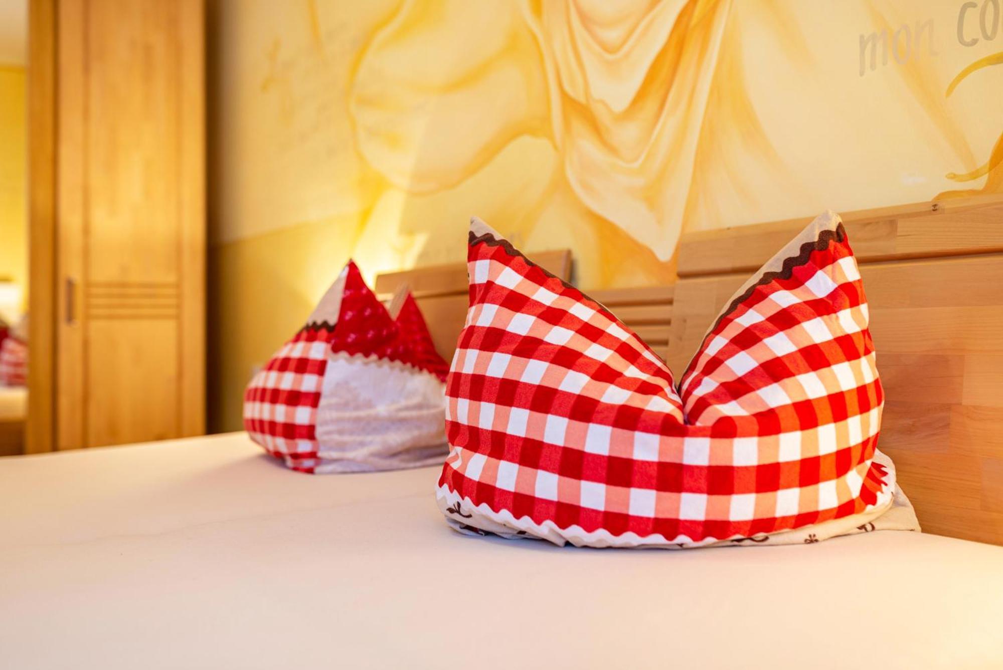 Schusterjunge Aparthotel Sasbachwalden Esterno foto