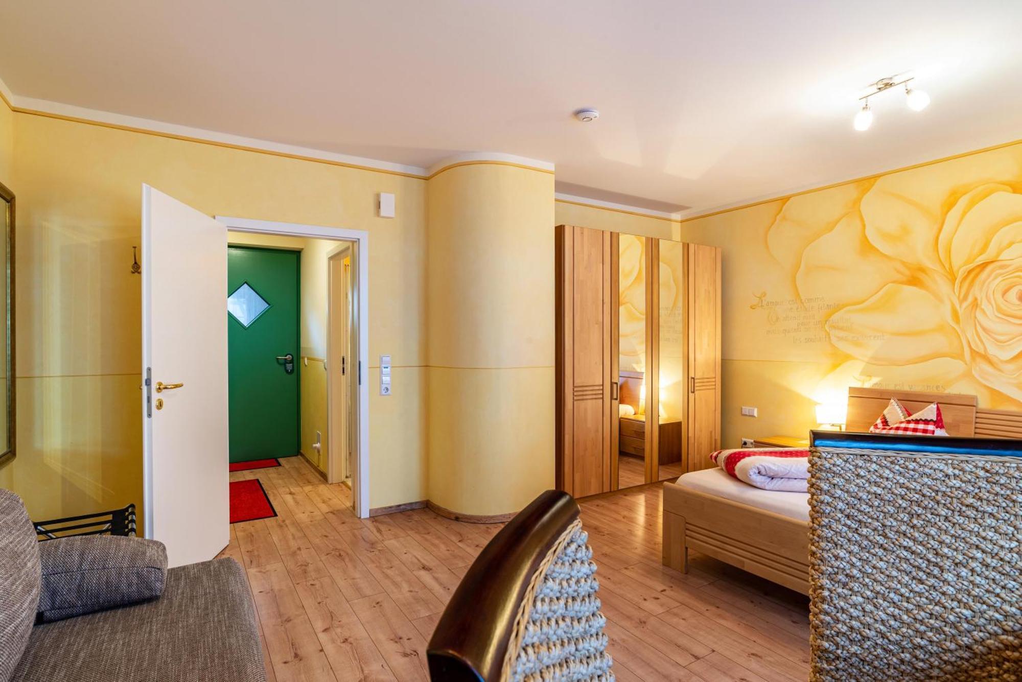 Schusterjunge Aparthotel Sasbachwalden Esterno foto